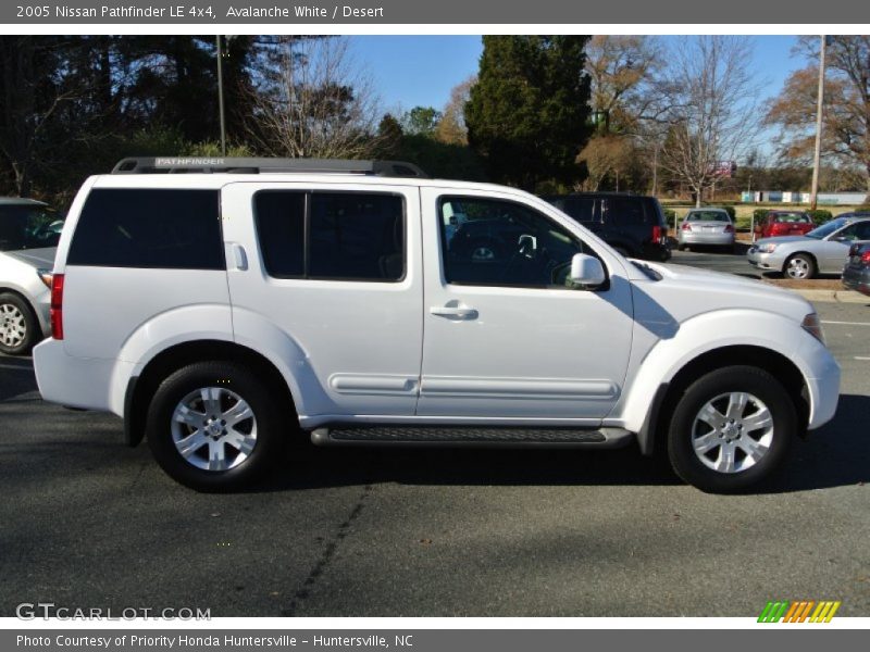 Avalanche White / Desert 2005 Nissan Pathfinder LE 4x4