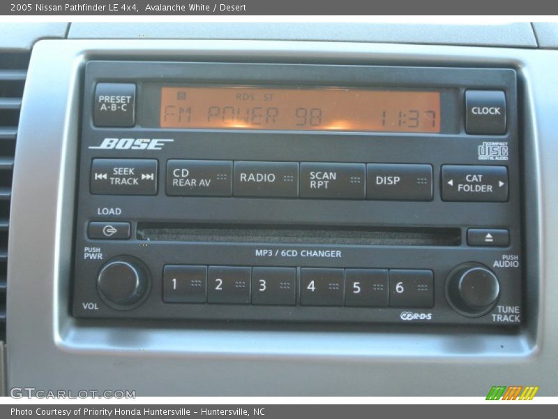 Avalanche White / Desert 2005 Nissan Pathfinder LE 4x4