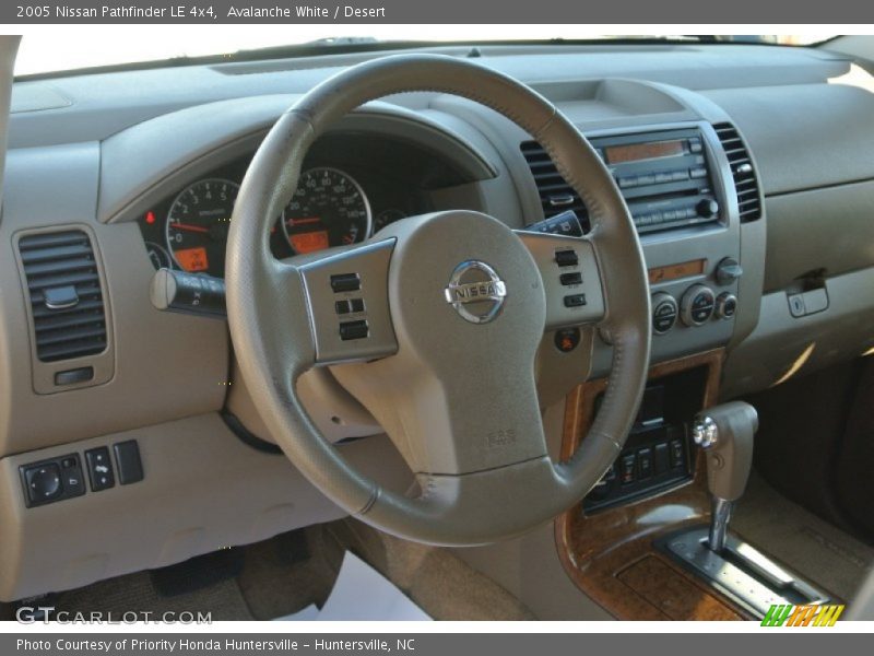 Avalanche White / Desert 2005 Nissan Pathfinder LE 4x4