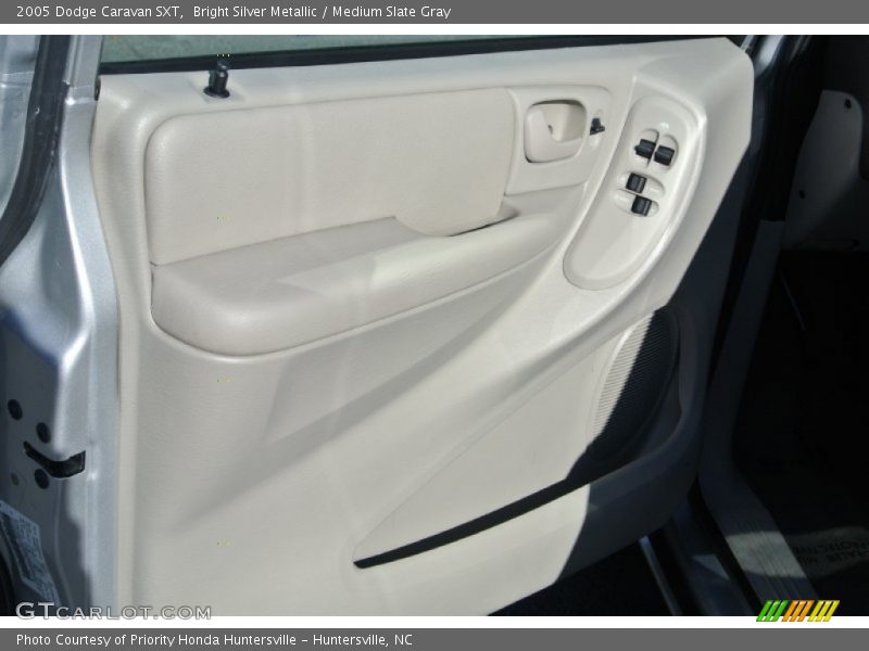 Bright Silver Metallic / Medium Slate Gray 2005 Dodge Caravan SXT