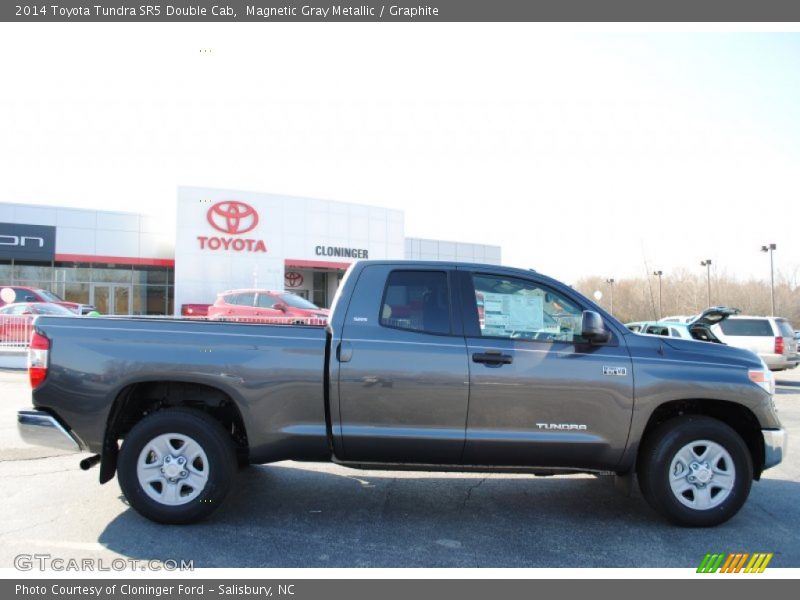 Magnetic Gray Metallic / Graphite 2014 Toyota Tundra SR5 Double Cab