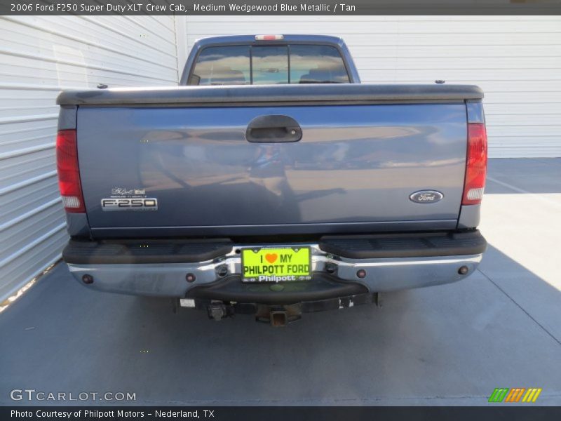 Medium Wedgewood Blue Metallic / Tan 2006 Ford F250 Super Duty XLT Crew Cab