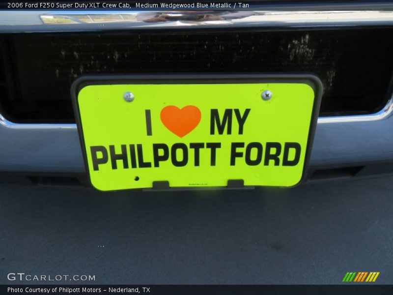 Medium Wedgewood Blue Metallic / Tan 2006 Ford F250 Super Duty XLT Crew Cab