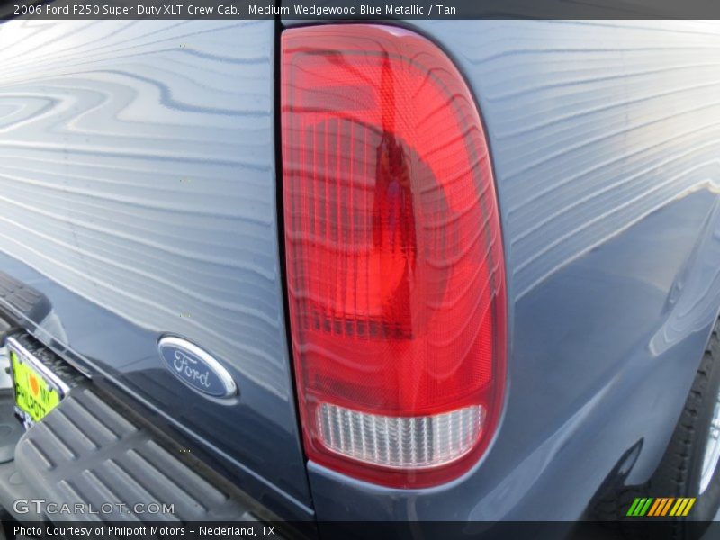 Medium Wedgewood Blue Metallic / Tan 2006 Ford F250 Super Duty XLT Crew Cab