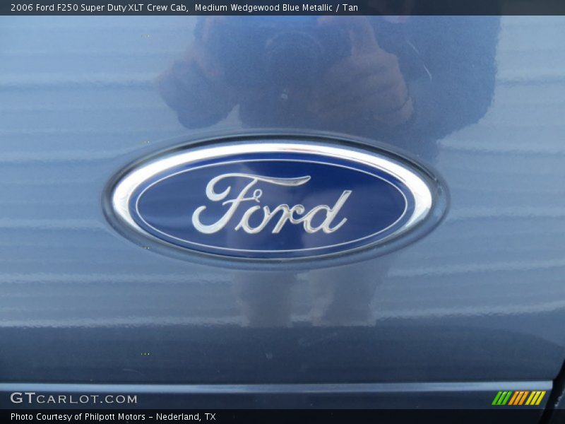 Medium Wedgewood Blue Metallic / Tan 2006 Ford F250 Super Duty XLT Crew Cab