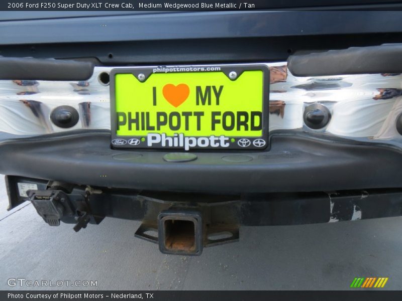 Medium Wedgewood Blue Metallic / Tan 2006 Ford F250 Super Duty XLT Crew Cab