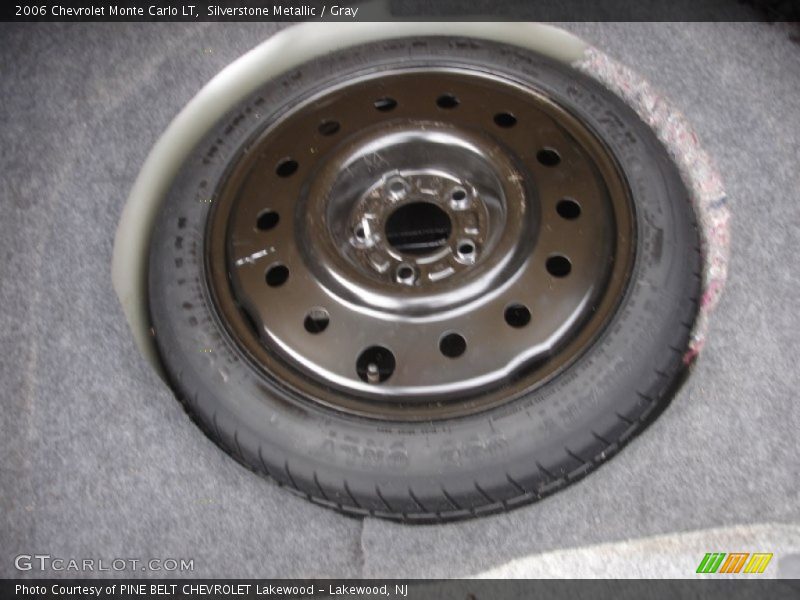 Silverstone Metallic / Gray 2006 Chevrolet Monte Carlo LT