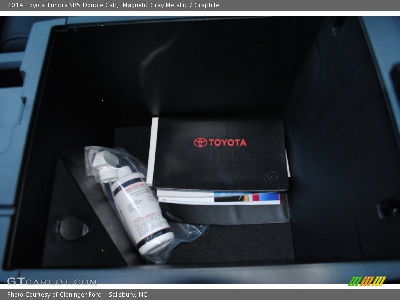 Magnetic Gray Metallic / Graphite 2014 Toyota Tundra SR5 Double Cab