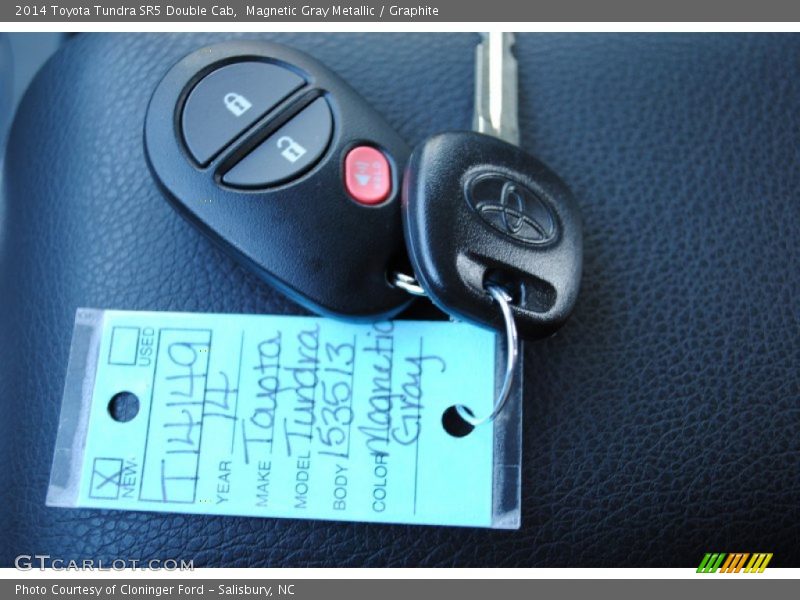 Magnetic Gray Metallic / Graphite 2014 Toyota Tundra SR5 Double Cab