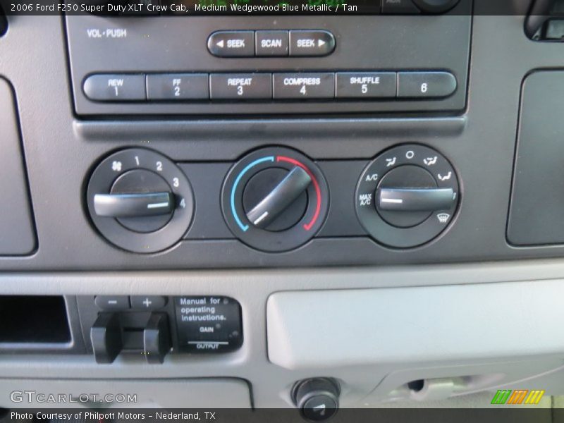 Medium Wedgewood Blue Metallic / Tan 2006 Ford F250 Super Duty XLT Crew Cab