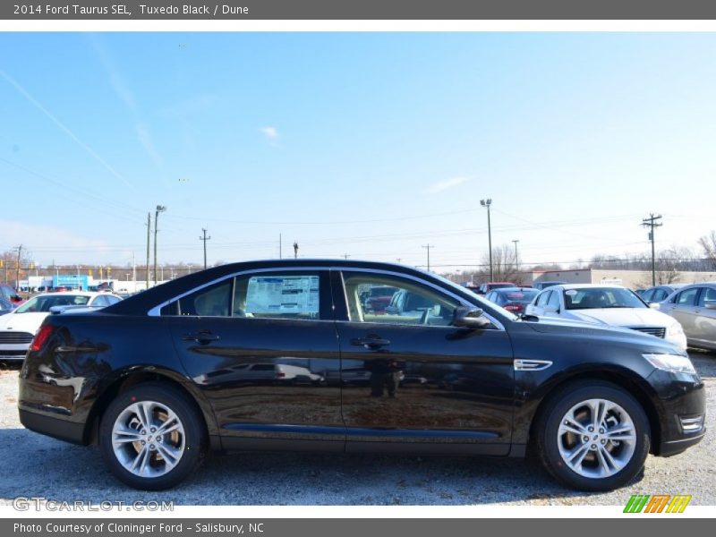 Tuxedo Black / Dune 2014 Ford Taurus SEL