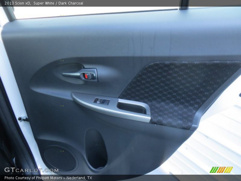 Super White / Dark Charcoal 2013 Scion xD