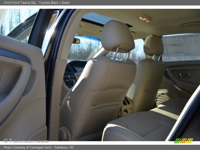 Tuxedo Black / Dune 2014 Ford Taurus SEL