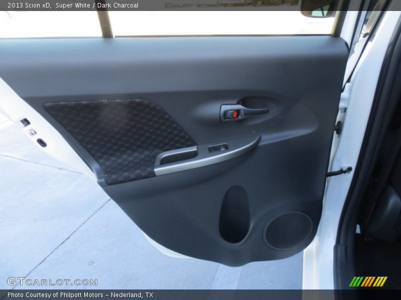 Super White / Dark Charcoal 2013 Scion xD