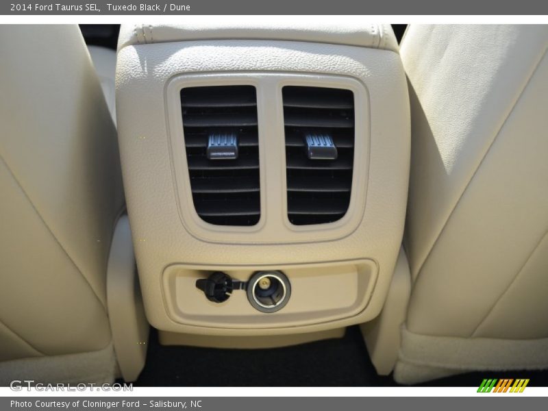 Tuxedo Black / Dune 2014 Ford Taurus SEL