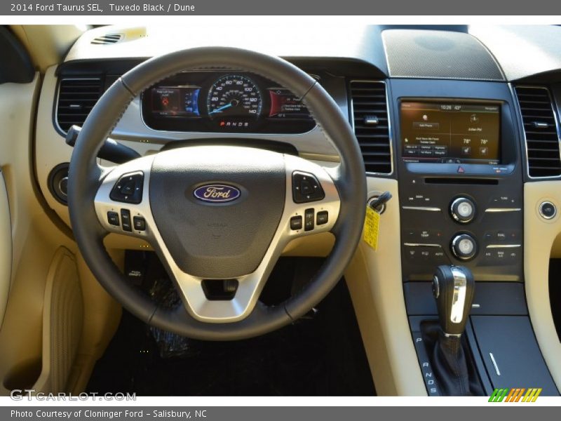 Tuxedo Black / Dune 2014 Ford Taurus SEL