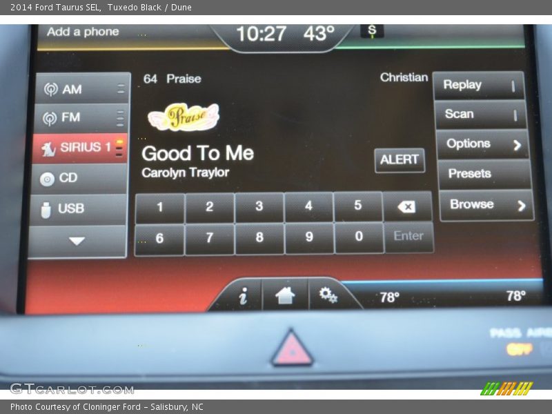 Tuxedo Black / Dune 2014 Ford Taurus SEL