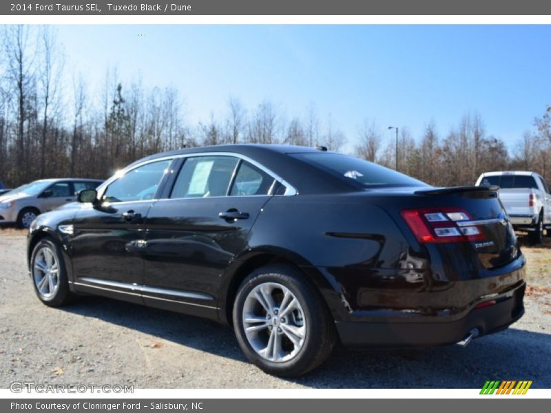 Tuxedo Black / Dune 2014 Ford Taurus SEL