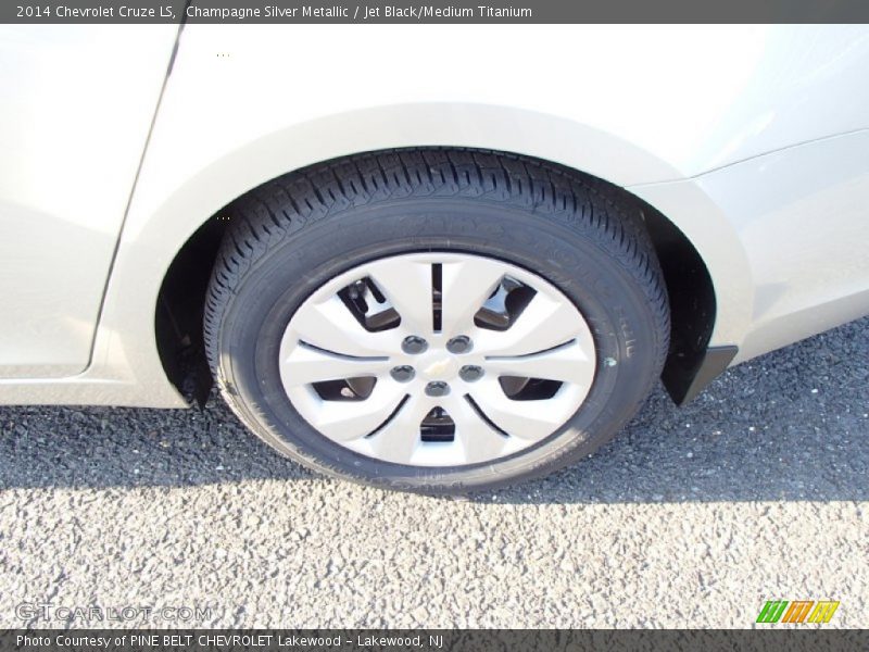 Champagne Silver Metallic / Jet Black/Medium Titanium 2014 Chevrolet Cruze LS