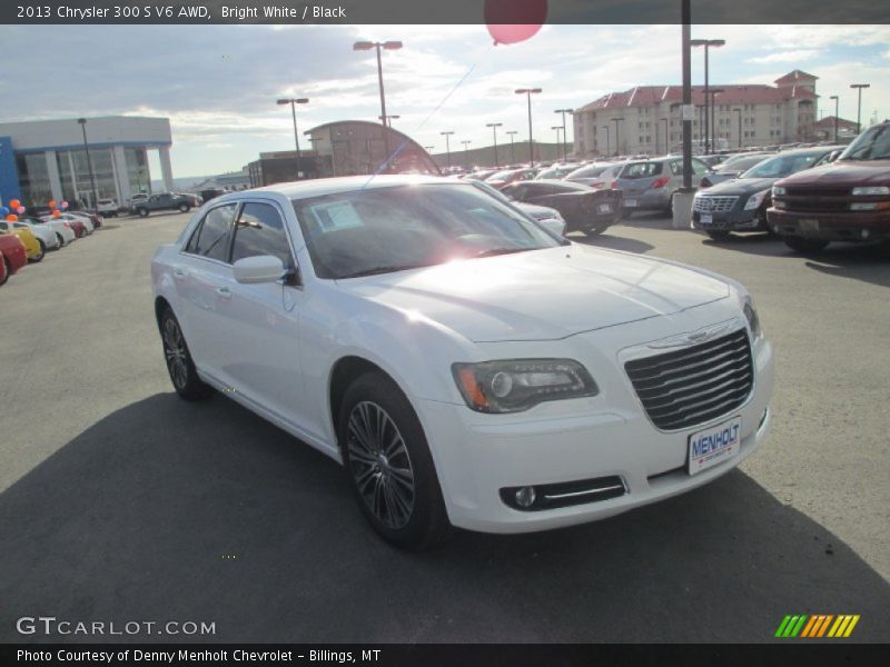 Bright White / Black 2013 Chrysler 300 S V6 AWD