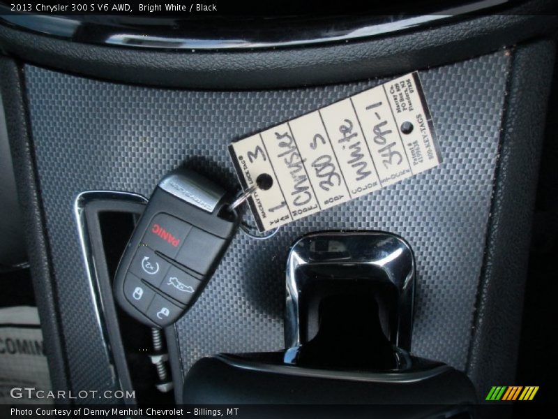 Keys of 2013 300 S V6 AWD