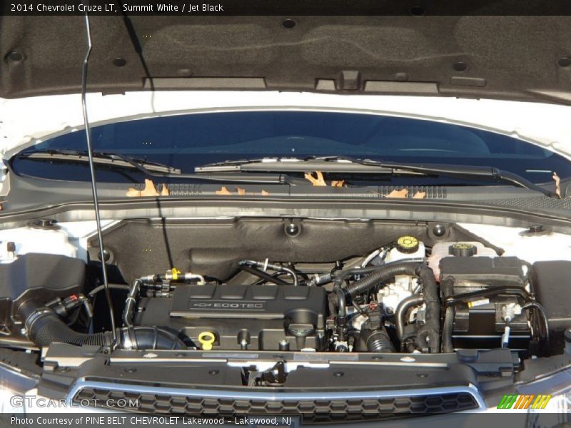 Summit White / Jet Black 2014 Chevrolet Cruze LT