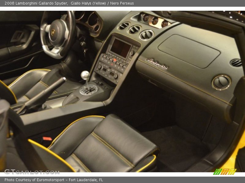  2008 Gallardo Spyder Nero Perseus Interior