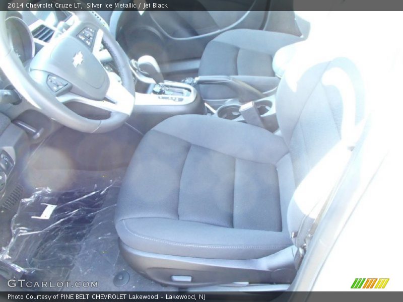 Silver Ice Metallic / Jet Black 2014 Chevrolet Cruze LT
