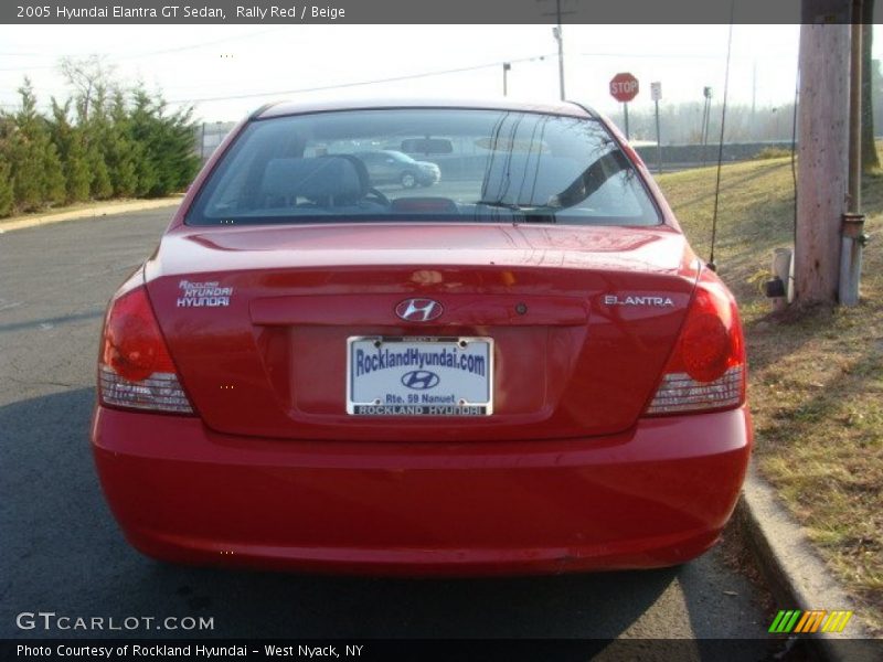 Rally Red / Beige 2005 Hyundai Elantra GT Sedan