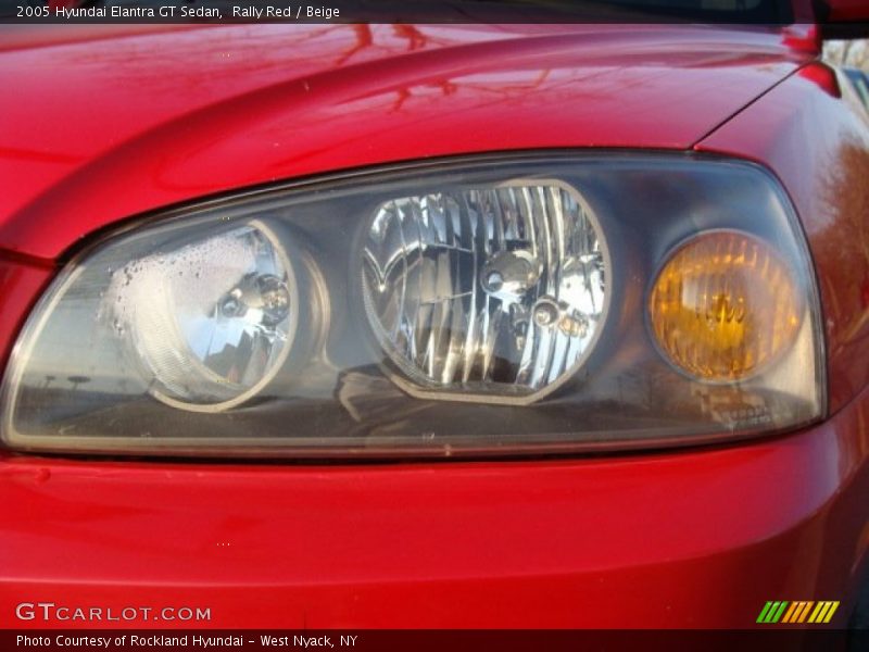 Rally Red / Beige 2005 Hyundai Elantra GT Sedan