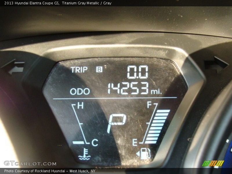 Titanium Gray Metallic / Gray 2013 Hyundai Elantra Coupe GS