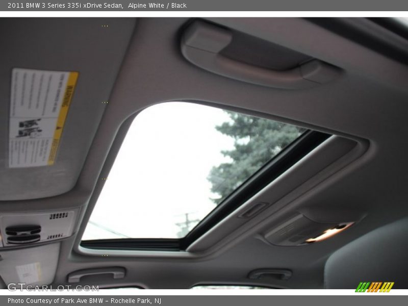 Alpine White / Black 2011 BMW 3 Series 335i xDrive Sedan