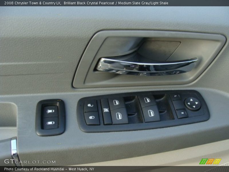 Brilliant Black Crystal Pearlcoat / Medium Slate Gray/Light Shale 2008 Chrysler Town & Country LX