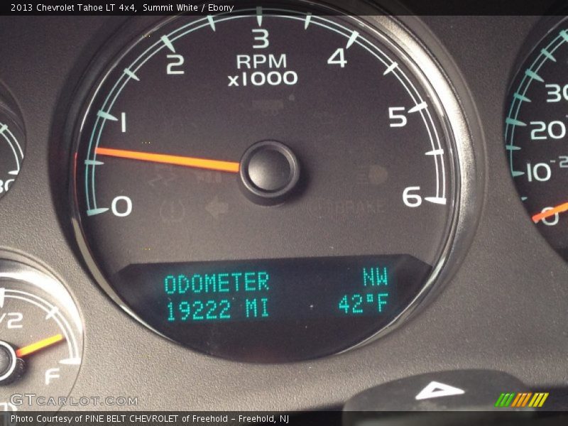 Summit White / Ebony 2013 Chevrolet Tahoe LT 4x4