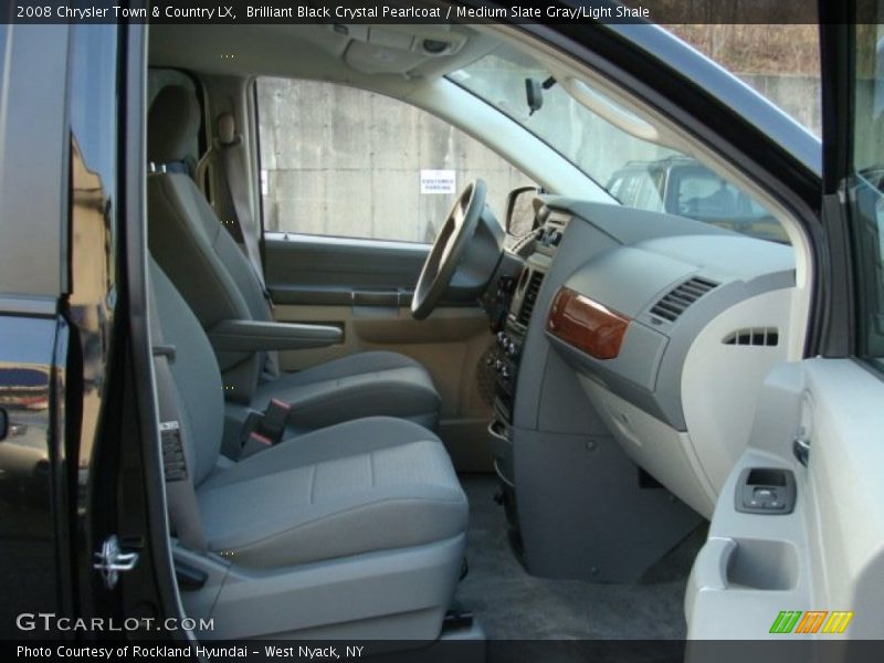 Brilliant Black Crystal Pearlcoat / Medium Slate Gray/Light Shale 2008 Chrysler Town & Country LX
