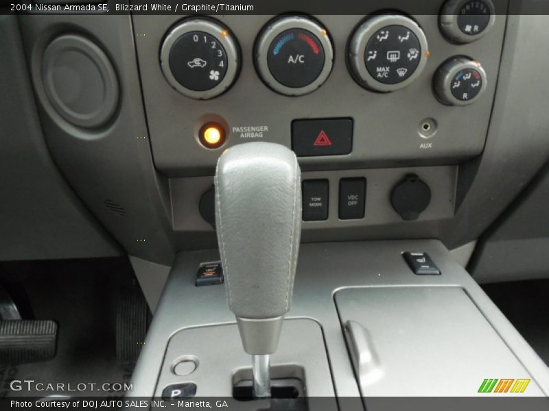 Blizzard White / Graphite/Titanium 2004 Nissan Armada SE