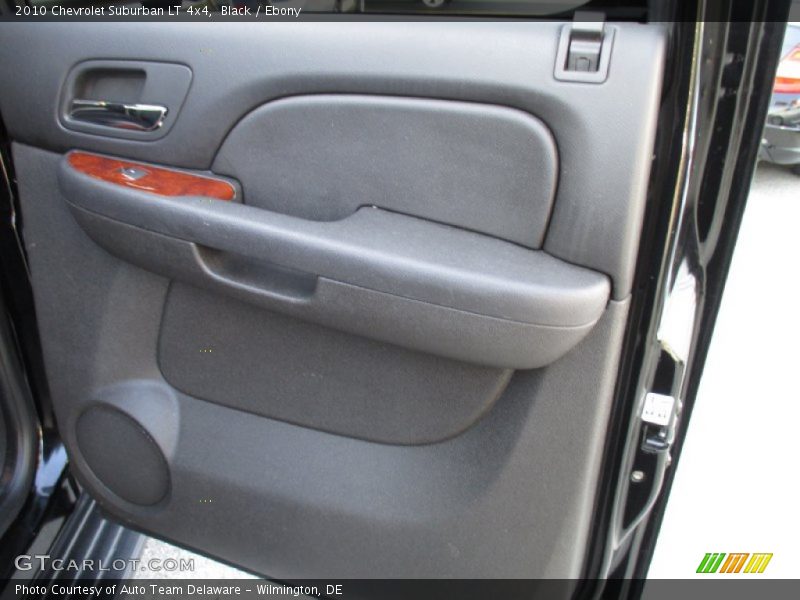 Black / Ebony 2010 Chevrolet Suburban LT 4x4