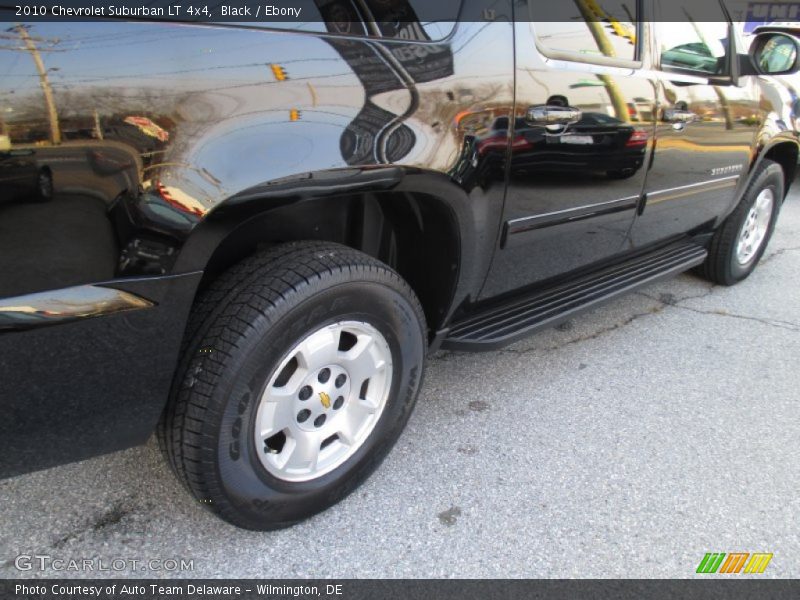 Black / Ebony 2010 Chevrolet Suburban LT 4x4