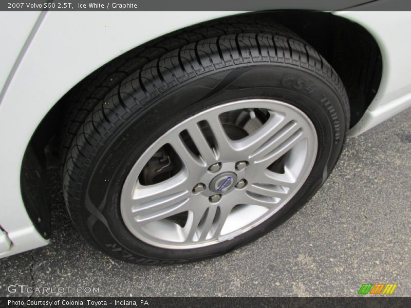 Ice White / Graphite 2007 Volvo S60 2.5T