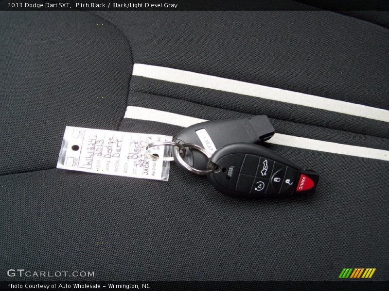 Pitch Black / Black/Light Diesel Gray 2013 Dodge Dart SXT