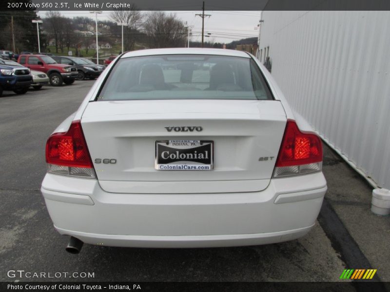 Ice White / Graphite 2007 Volvo S60 2.5T