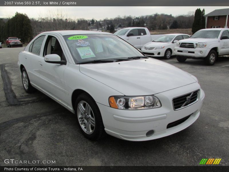 Ice White / Graphite 2007 Volvo S60 2.5T