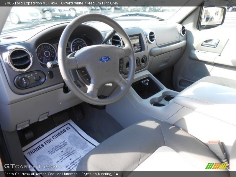 Oxford White / Medium Flint Grey 2006 Ford Expedition XLT 4x4