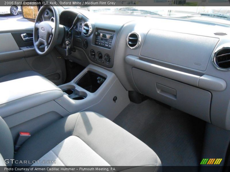 Oxford White / Medium Flint Grey 2006 Ford Expedition XLT 4x4