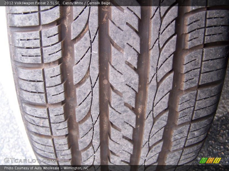 Candy White / Cornsilk Beige 2012 Volkswagen Passat 2.5L SE