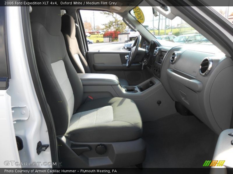 Oxford White / Medium Flint Grey 2006 Ford Expedition XLT 4x4