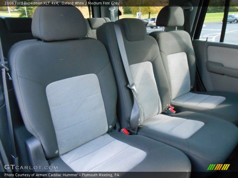 Oxford White / Medium Flint Grey 2006 Ford Expedition XLT 4x4