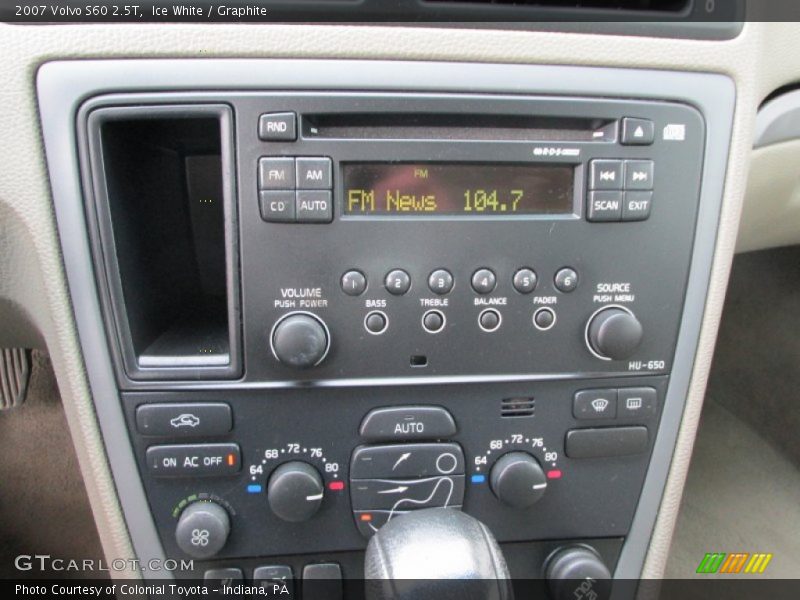 Ice White / Graphite 2007 Volvo S60 2.5T