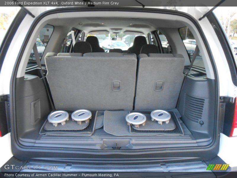 Oxford White / Medium Flint Grey 2006 Ford Expedition XLT 4x4