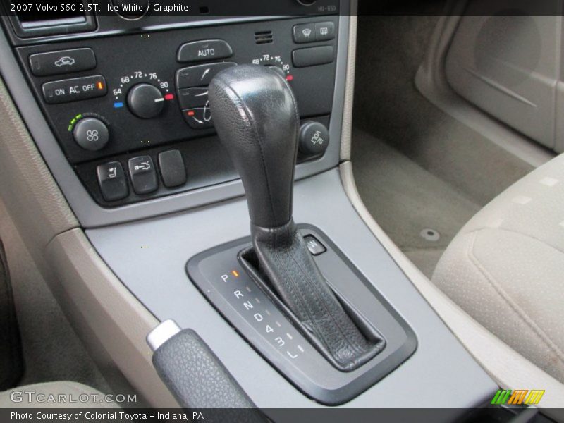 Ice White / Graphite 2007 Volvo S60 2.5T